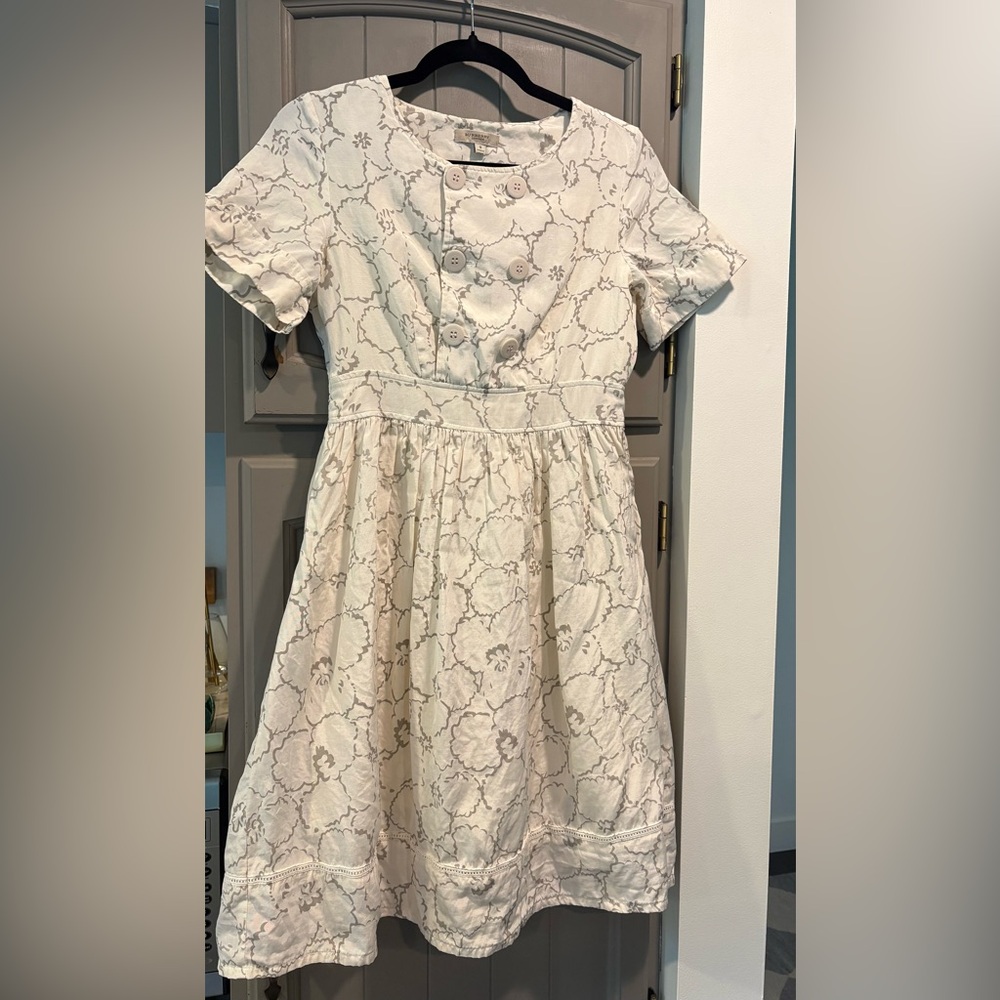 Burberry Dress, Silk/Cotton blend, Size Small, perfectly feminine, lightweight